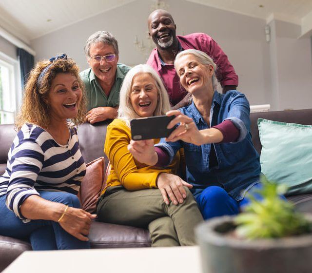 the-importance-of-joining-support-groups-in-your-senior-community-640x560 (1)